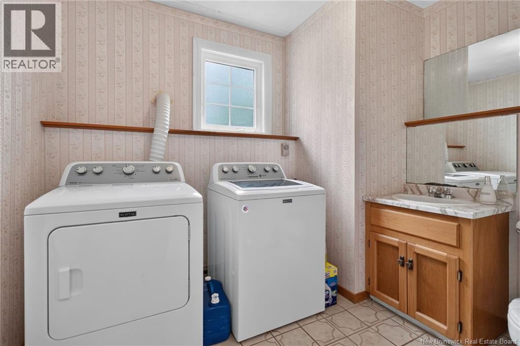 25 Lasalle Crescent - Image 29