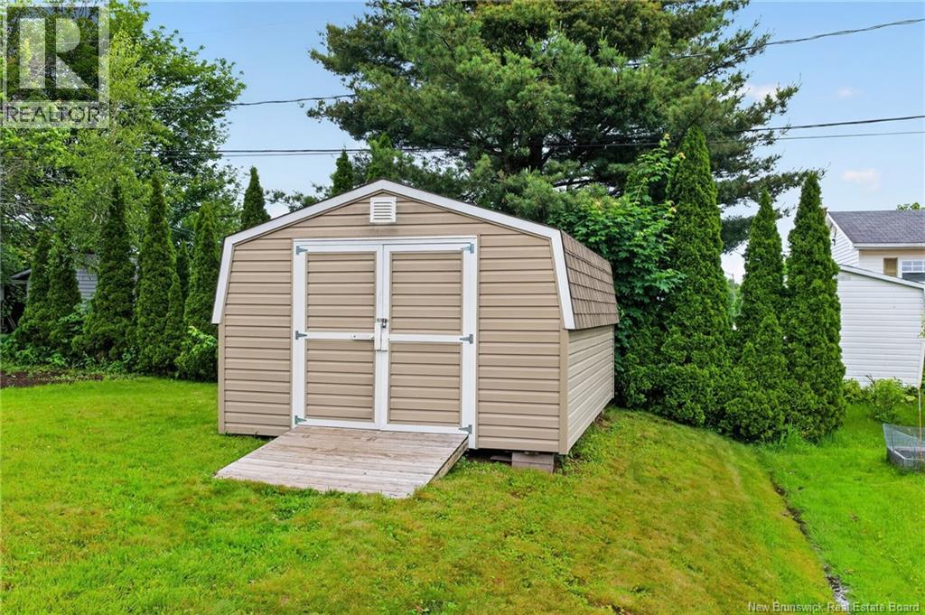25 Lasalle Crescent - Image 35
