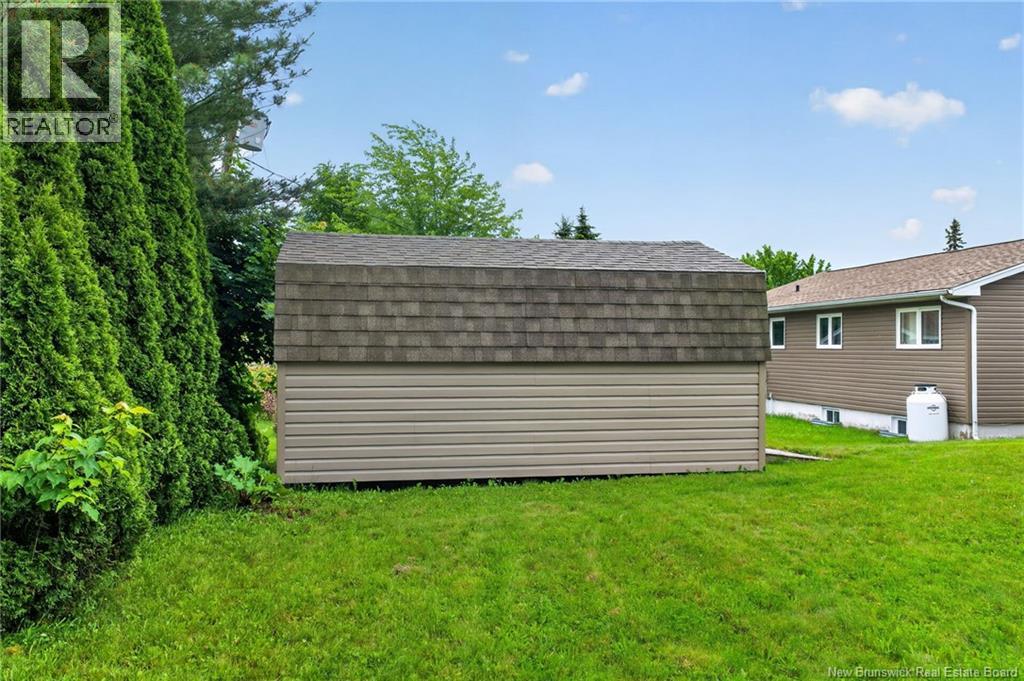 25 Lasalle Crescent - Image 38