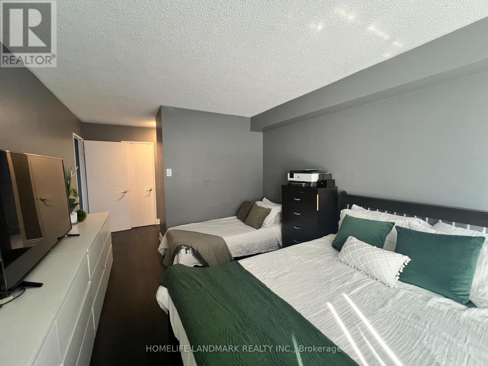 #1203 2901 KIPLING AVENUE - 26