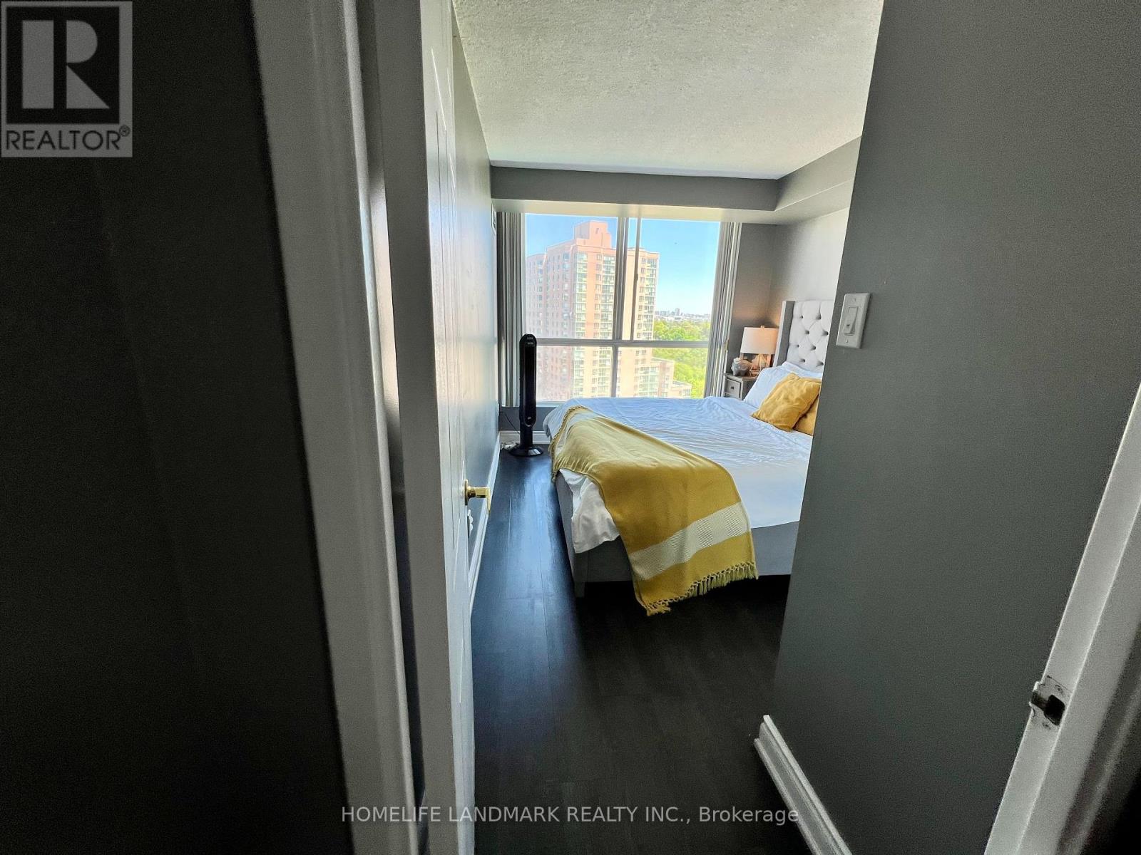 #1203 2901 KIPLING AVENUE - 31