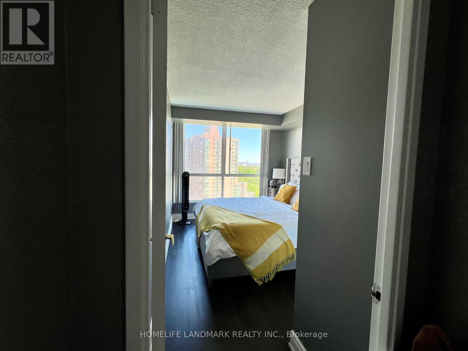 #1203 2901 KIPLING AVENUE - 32
