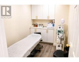 328 Kerr Street, Oakville, ON L6K3B5 Photo 11