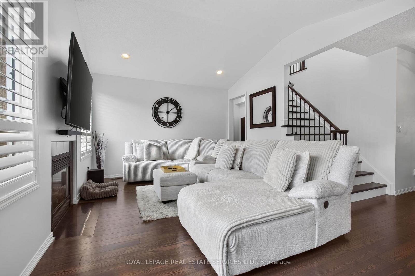 852 TRUDEAU DRIVE - 17