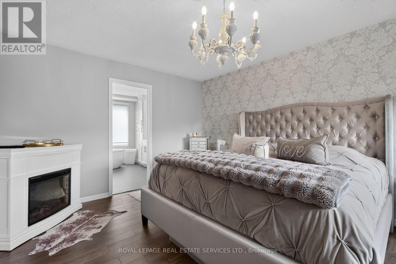 852 TRUDEAU DRIVE - 23