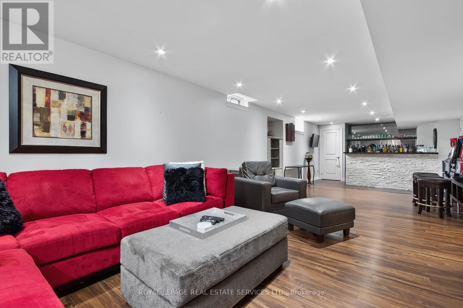 852 TRUDEAU DRIVE - 32