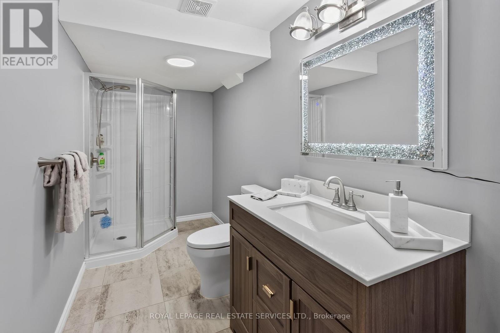 852 TRUDEAU DRIVE - 38