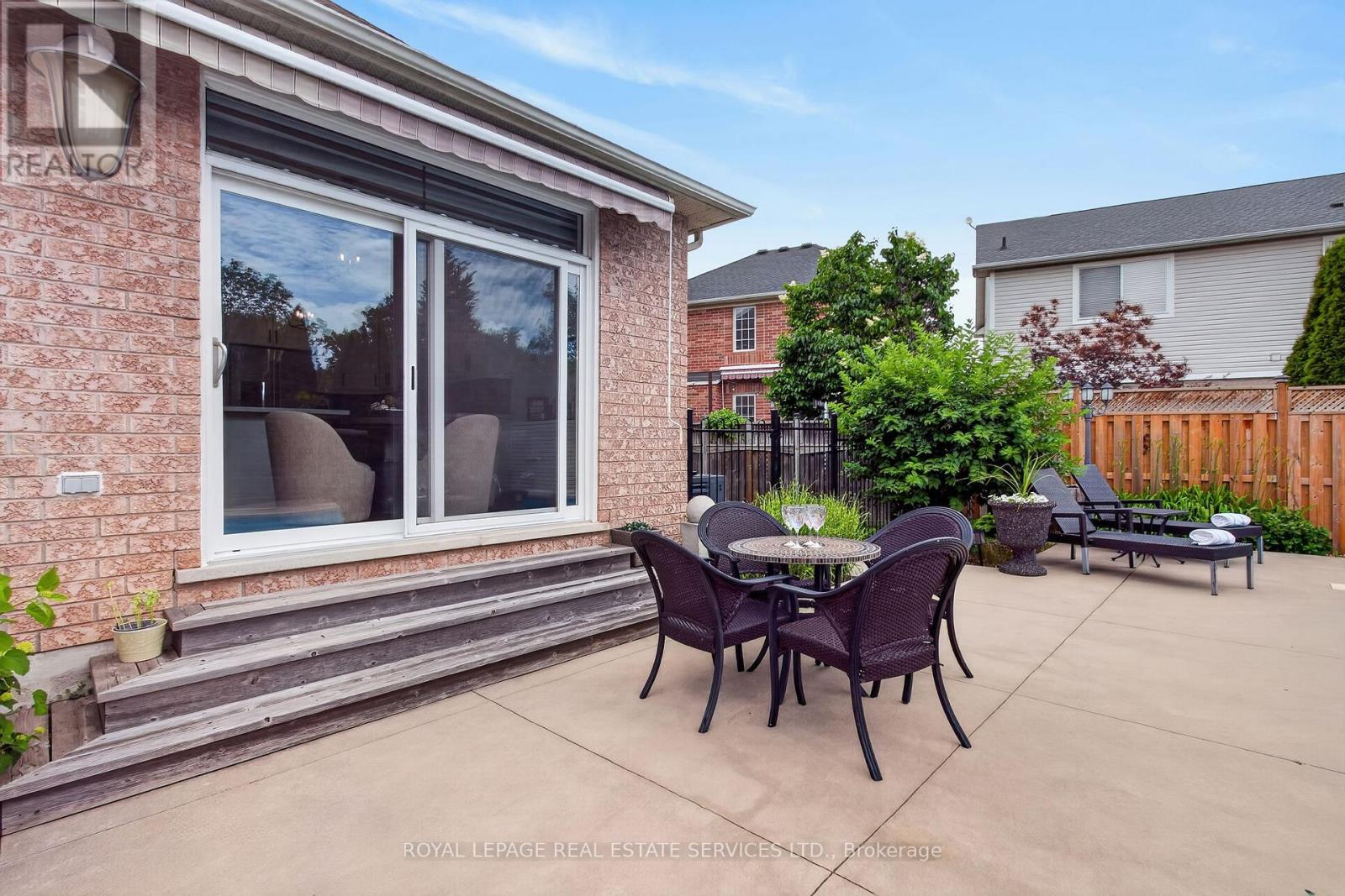 852 TRUDEAU DRIVE - 44