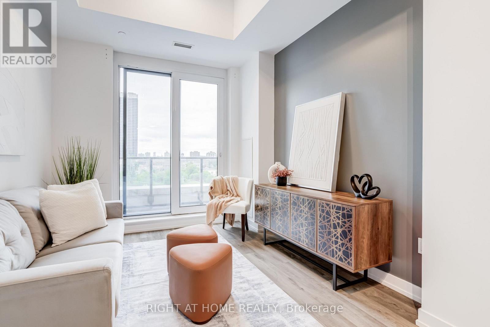 #301 15 WELLINGTON STREET S - 2