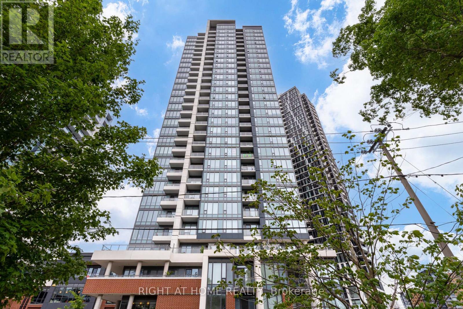 #301 15 WELLINGTON STREET S - 26