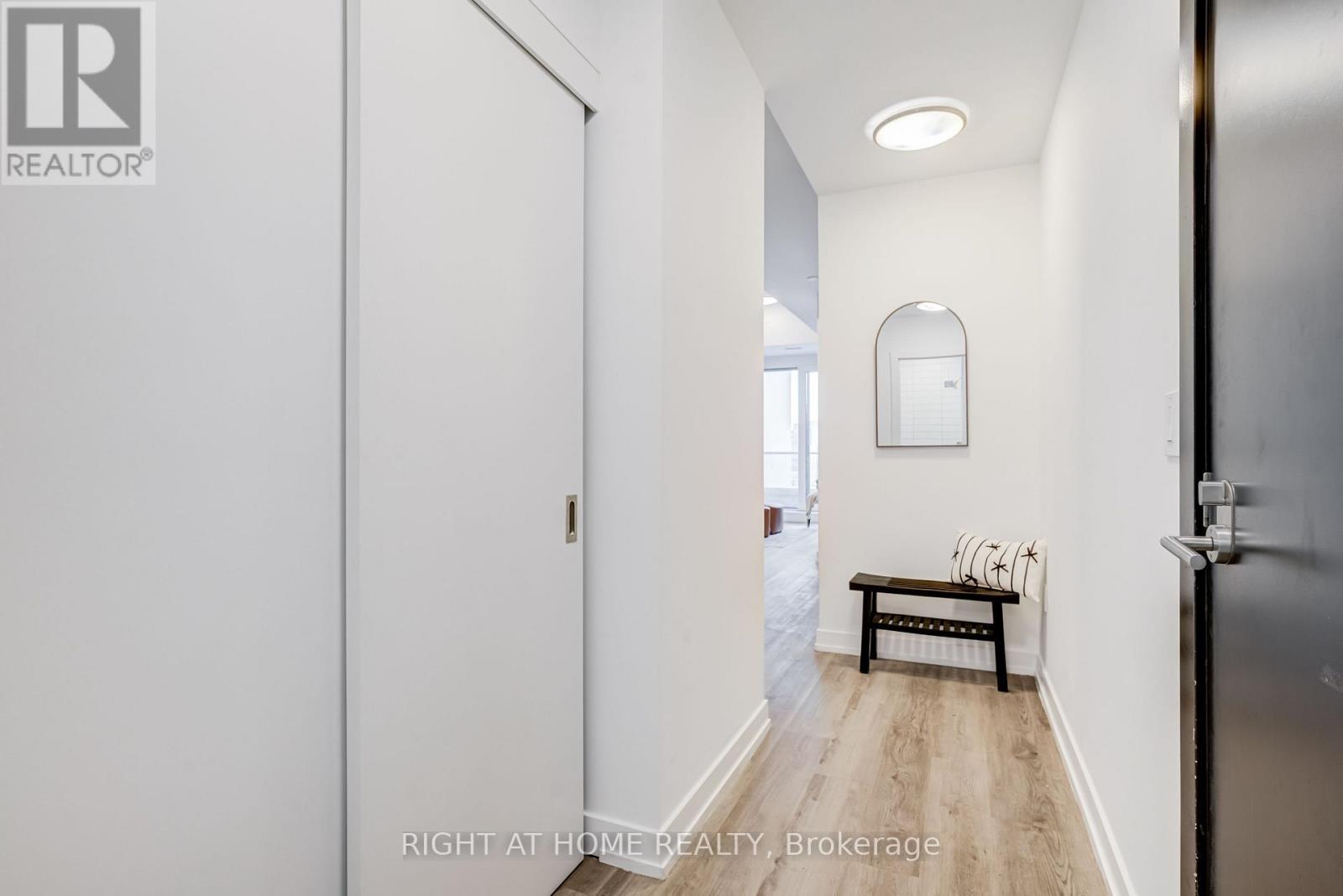 #301 15 WELLINGTON STREET S - 4