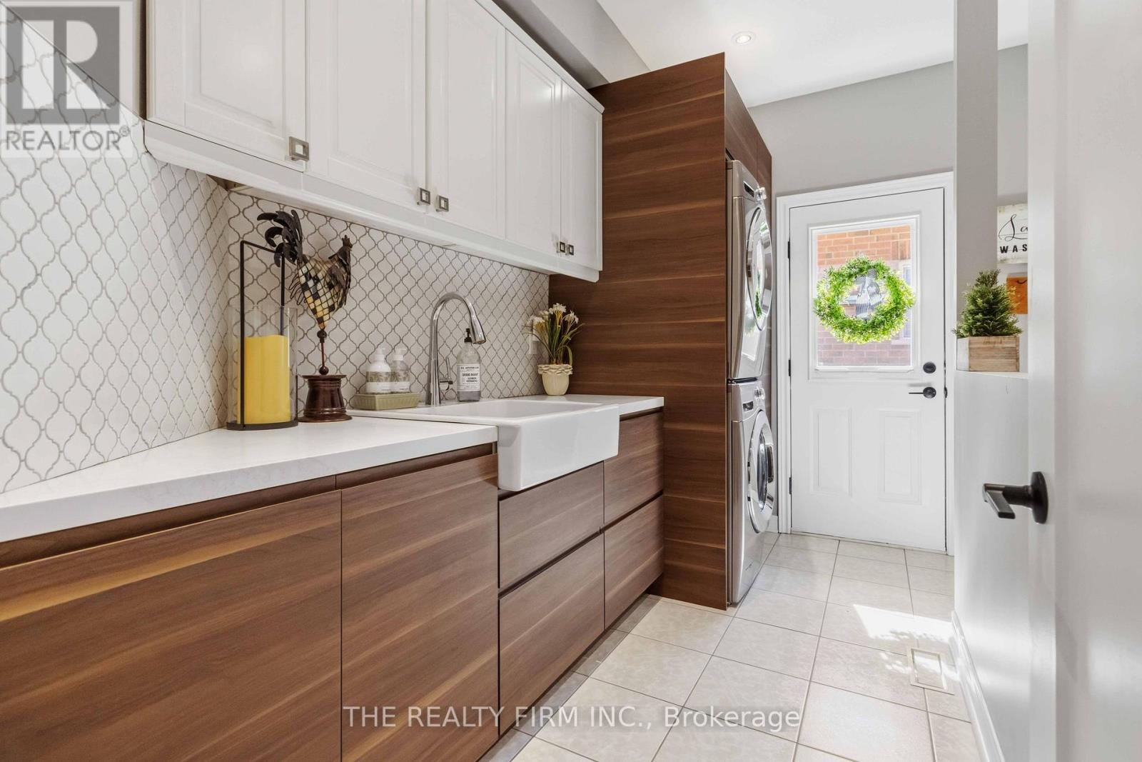3 CLIFFCREST COURT - 21