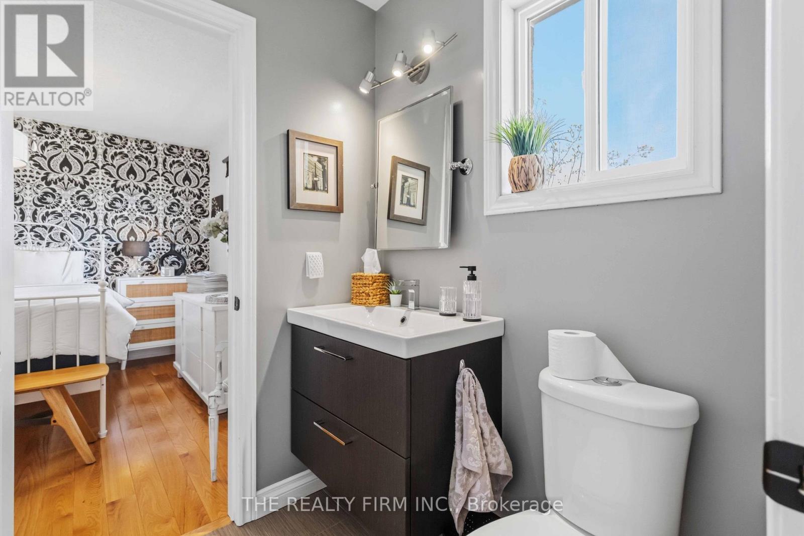 3 CLIFFCREST COURT - 30