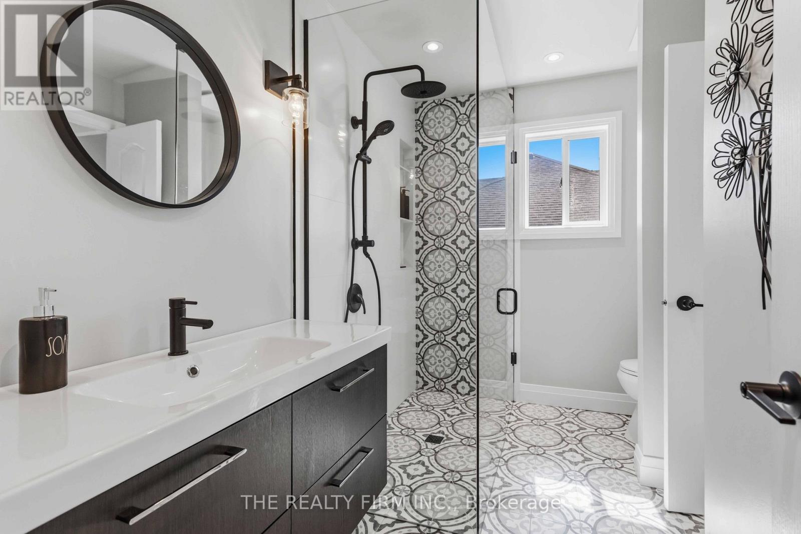 3 CLIFFCREST COURT - 35