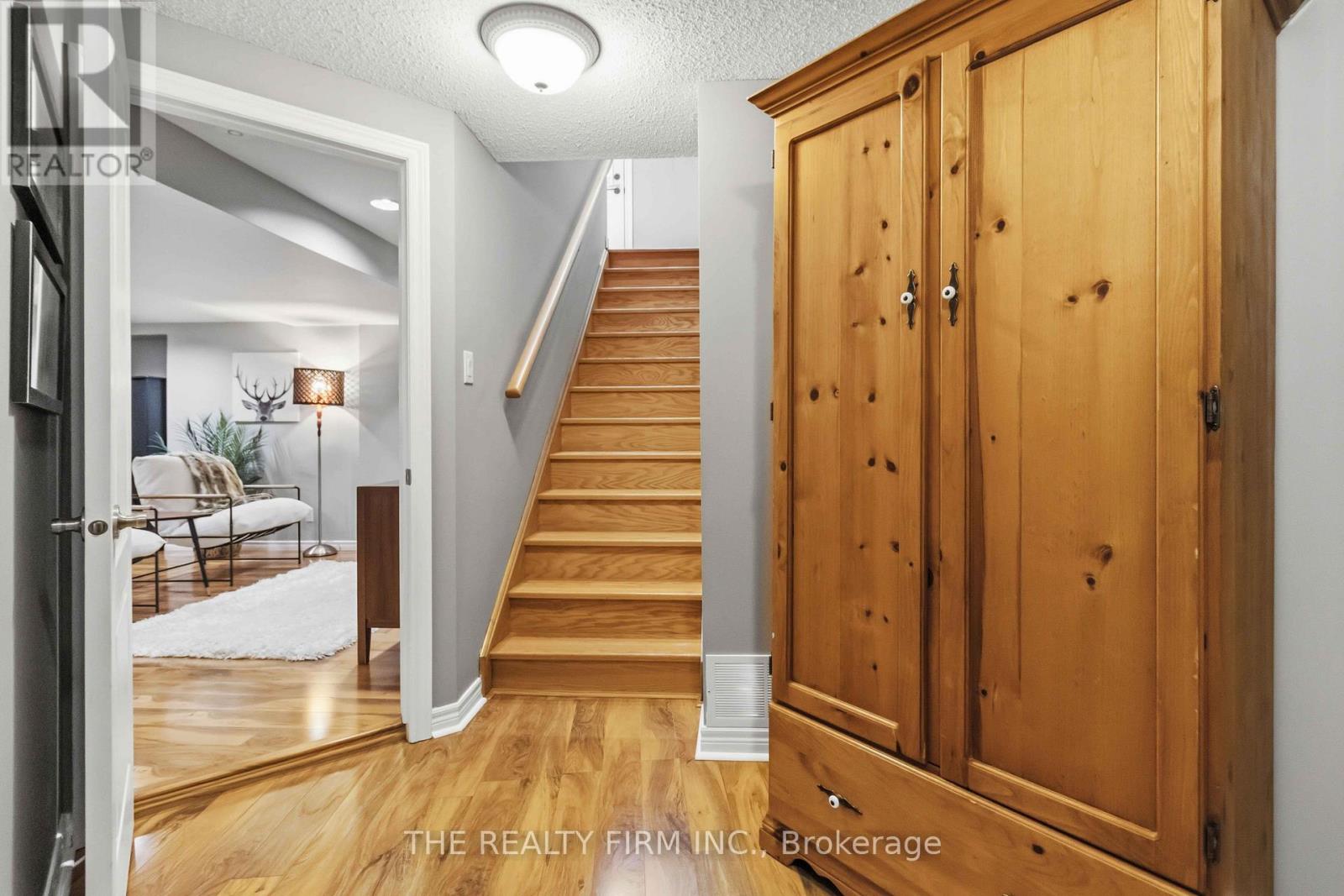 3 CLIFFCREST COURT - 37