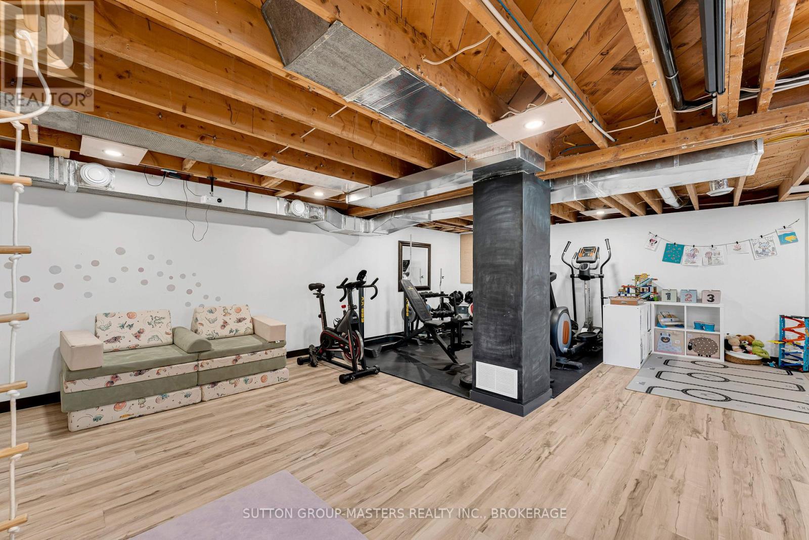 1410 WOODFIELD CRESCENT - 26