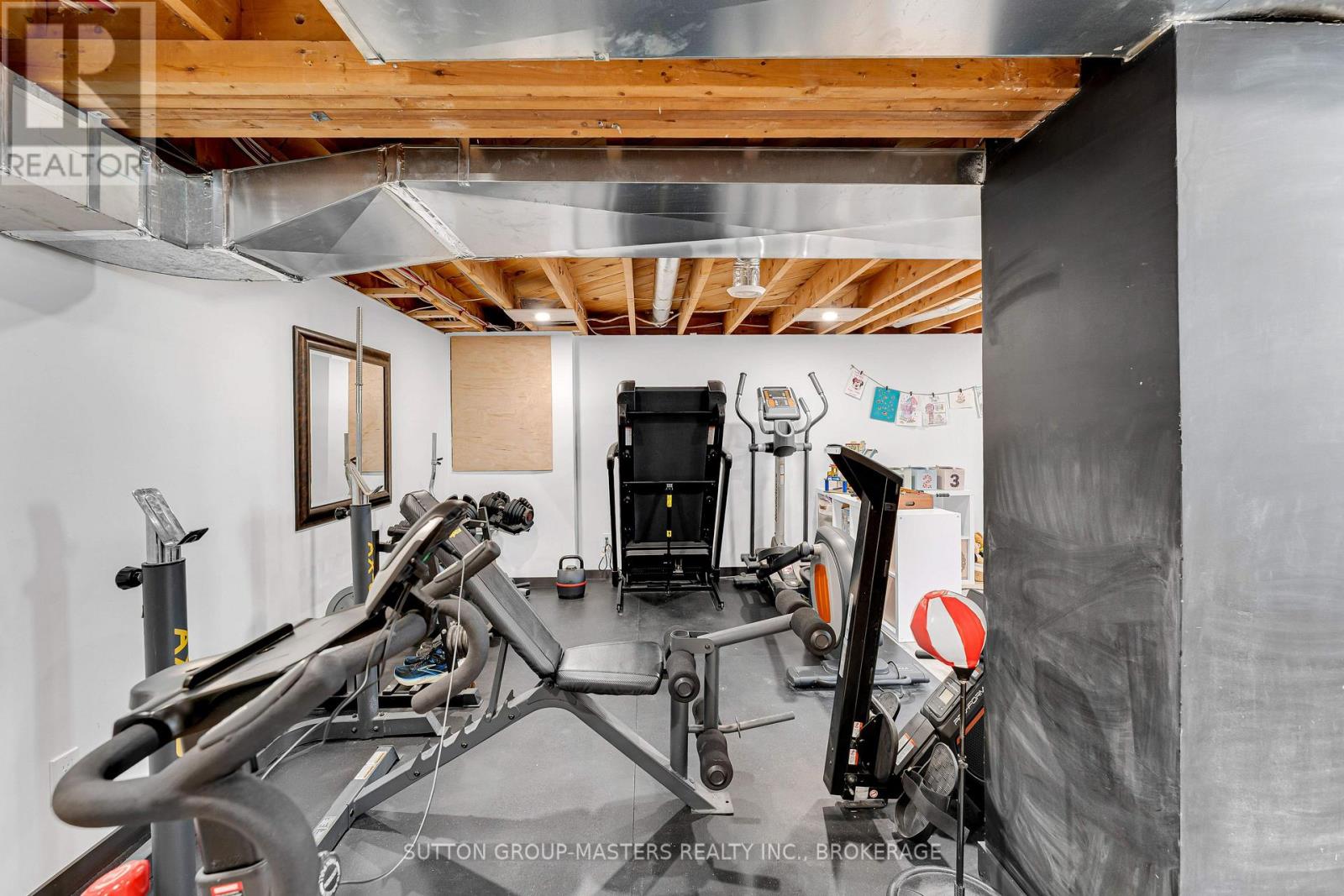 1410 WOODFIELD CRESCENT - 28