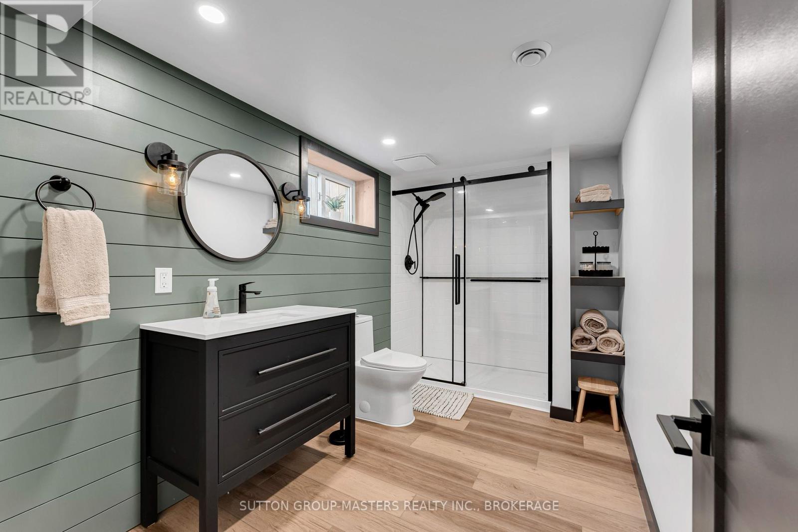1410 WOODFIELD CRESCENT - 29