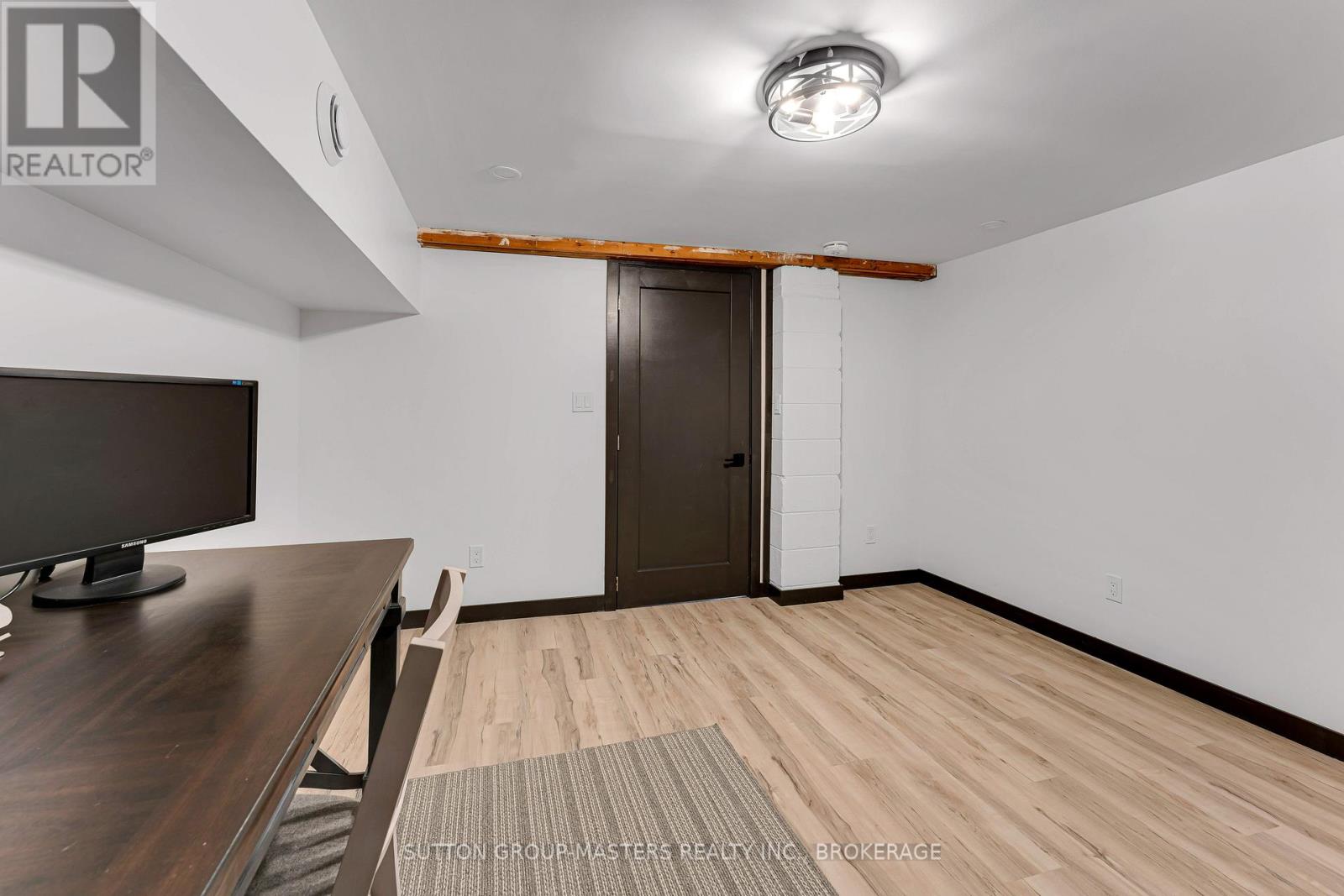 1410 WOODFIELD CRESCENT - 31