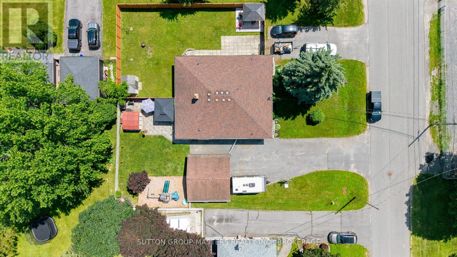 1410 WOODFIELD CRESCENT - 38