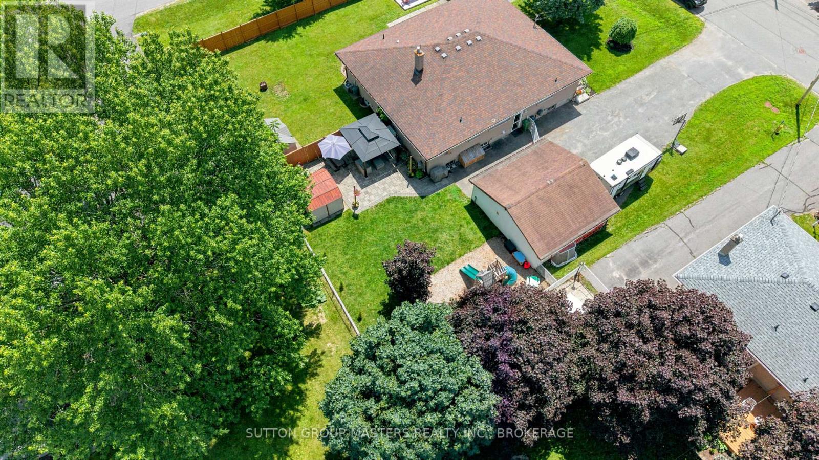 1410 WOODFIELD CRESCENT - 43