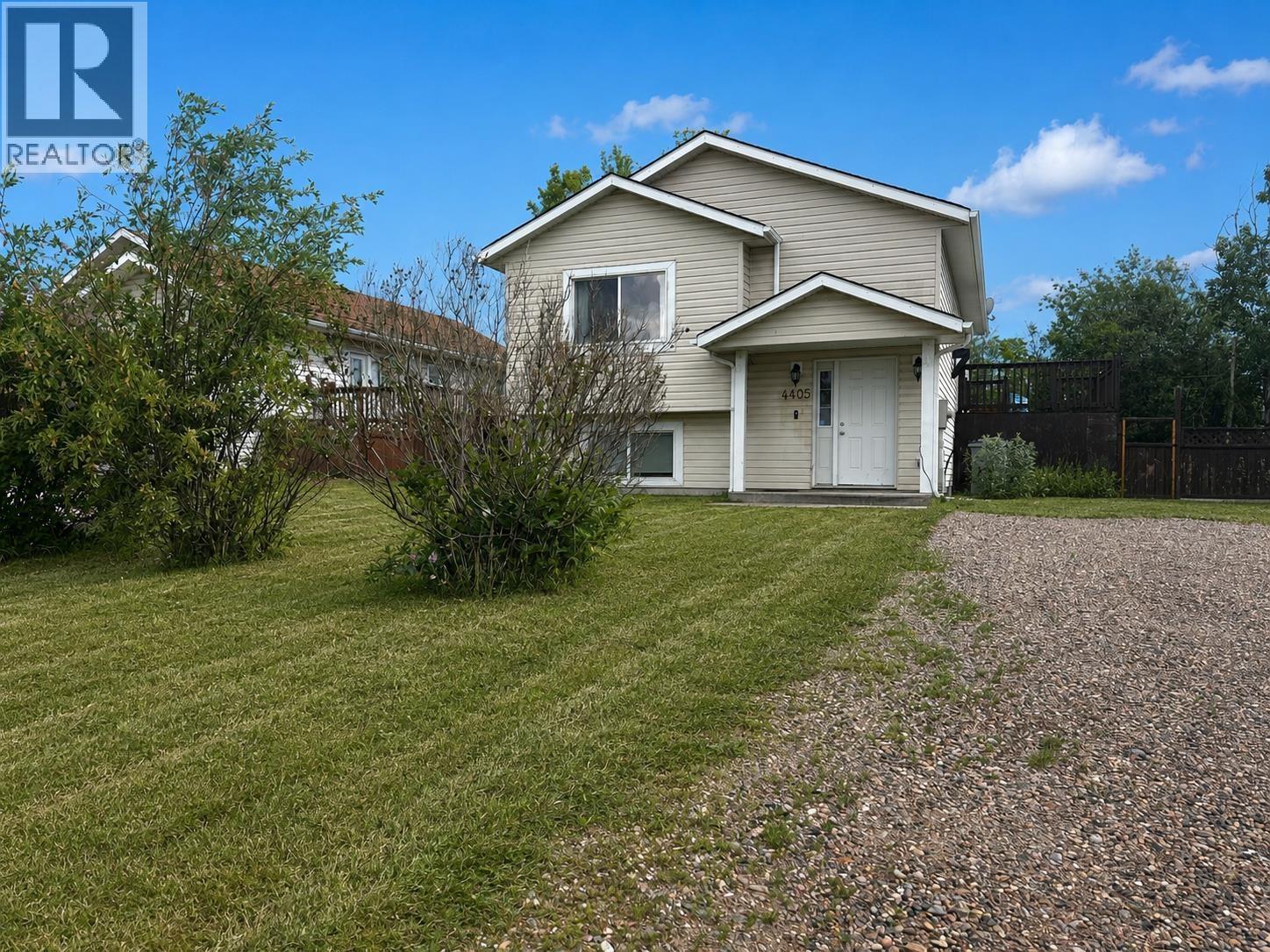 4405 HERITAGE CRESCENT - 1