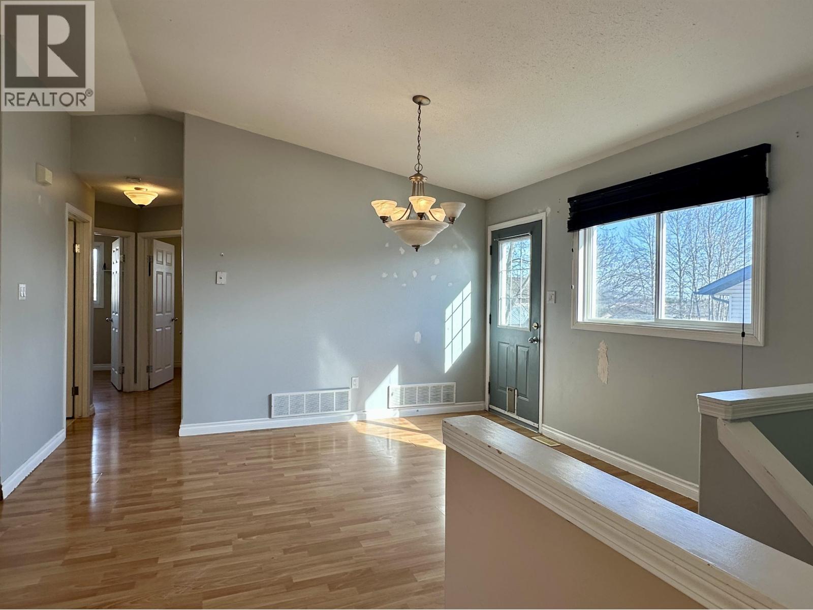 4405 HERITAGE CRESCENT - 3