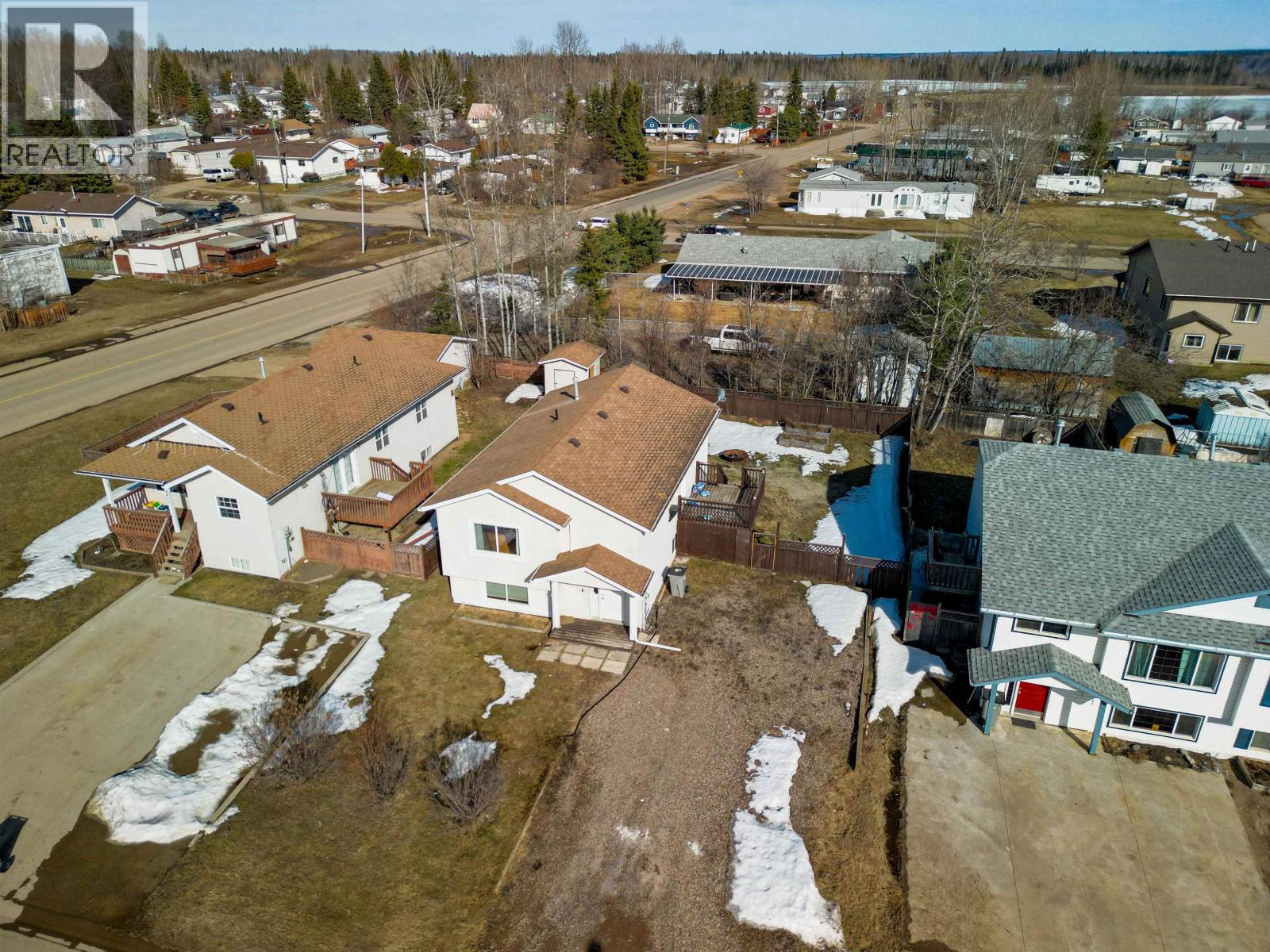 4405 HERITAGE CRESCENT - 2