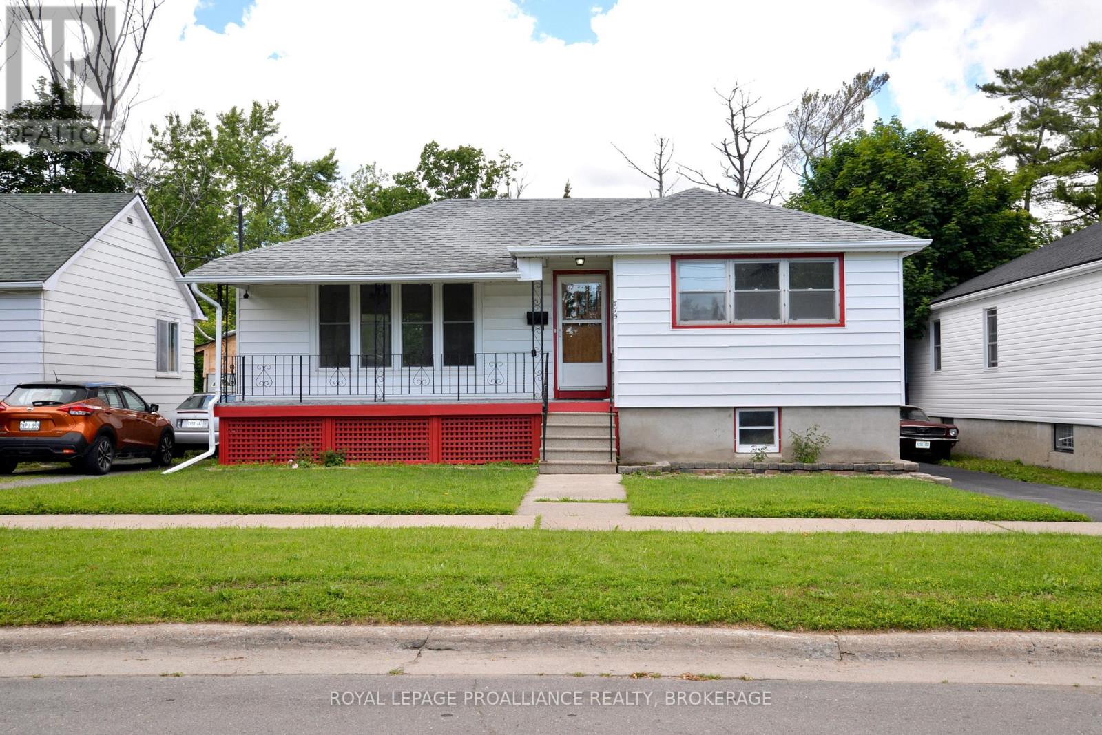 775 ALFRED CRESCENT - 1