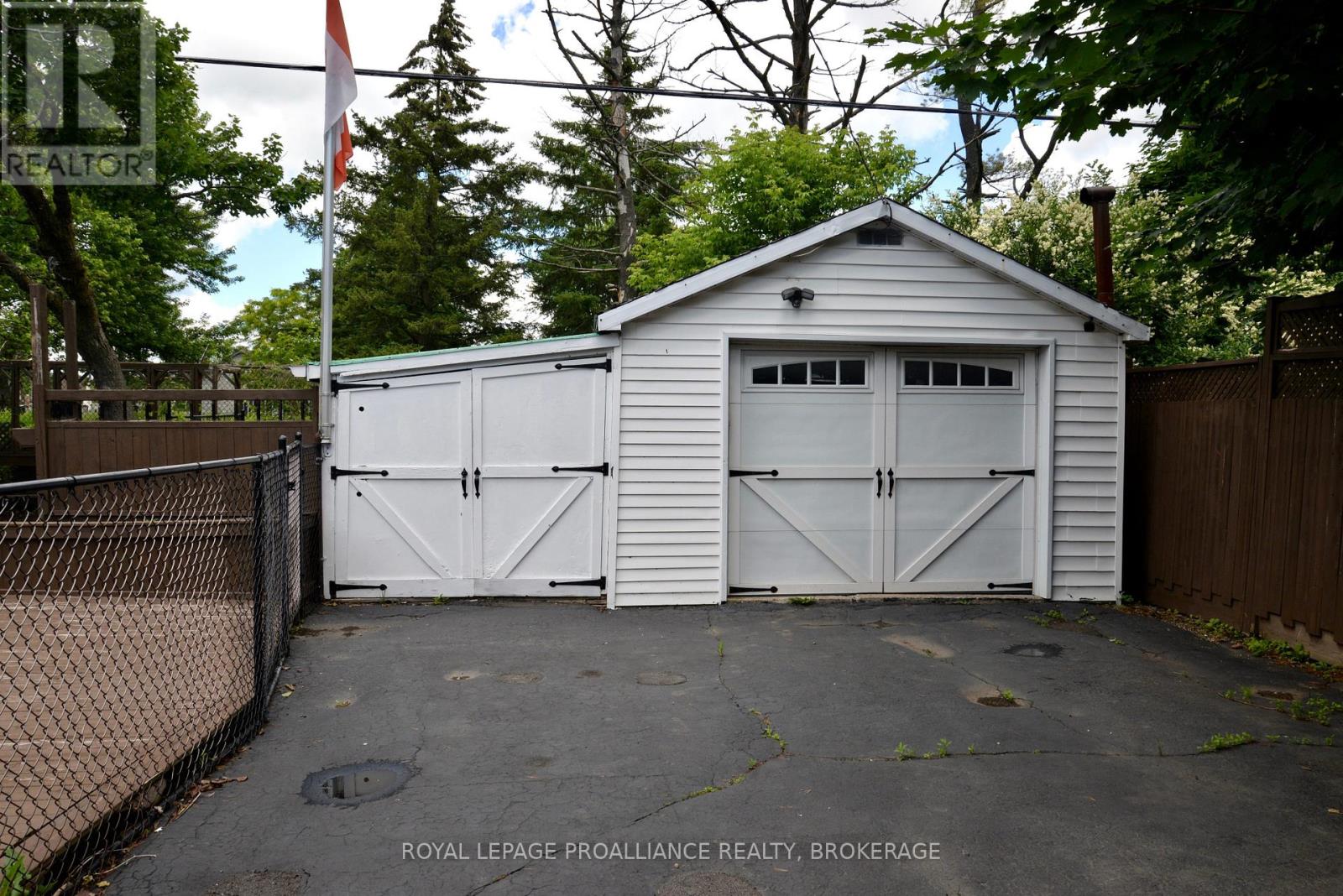775 ALFRED CRESCENT - 21