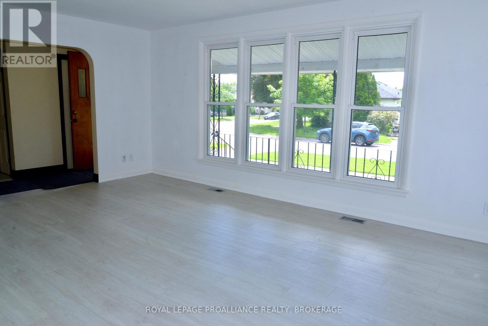 775 ALFRED CRESCENT - 5