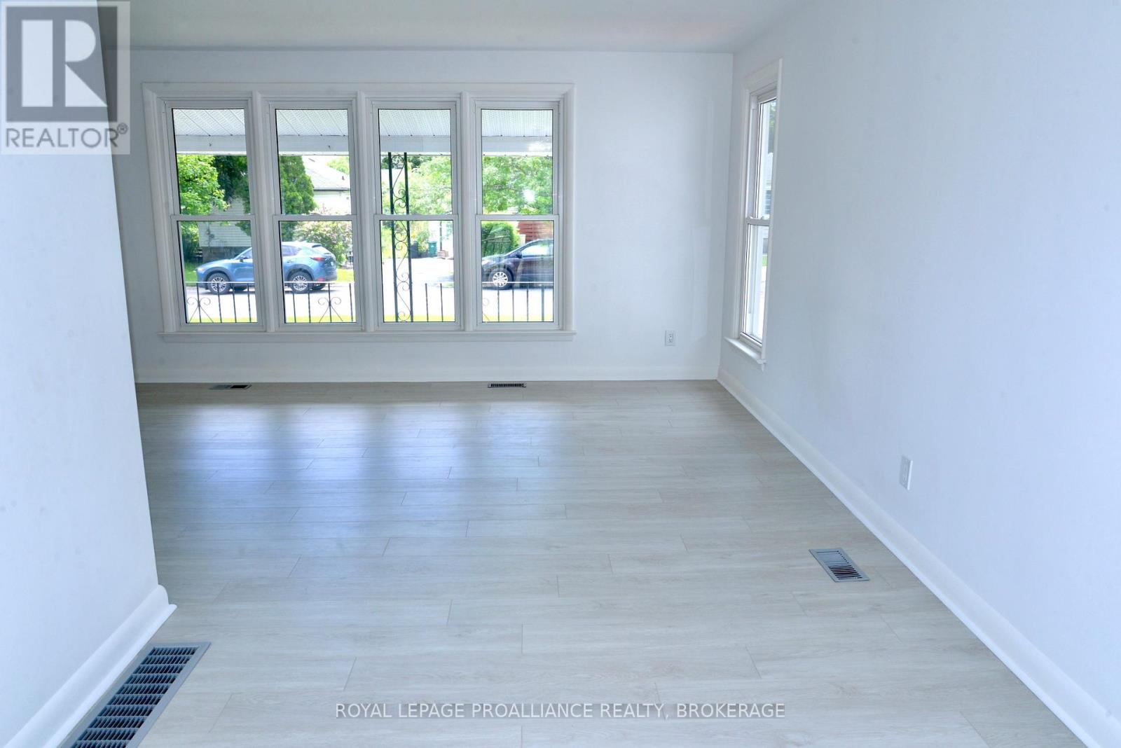 775 ALFRED CRESCENT - 6
