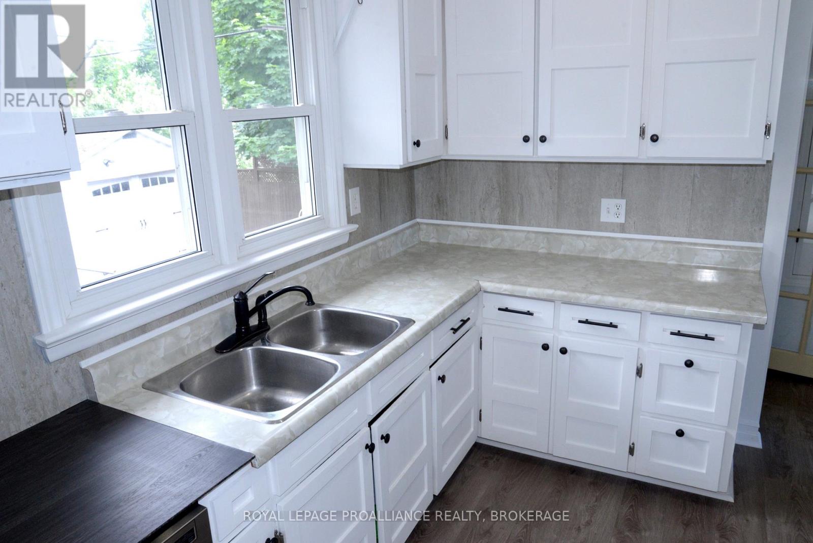 775 ALFRED CRESCENT - 7