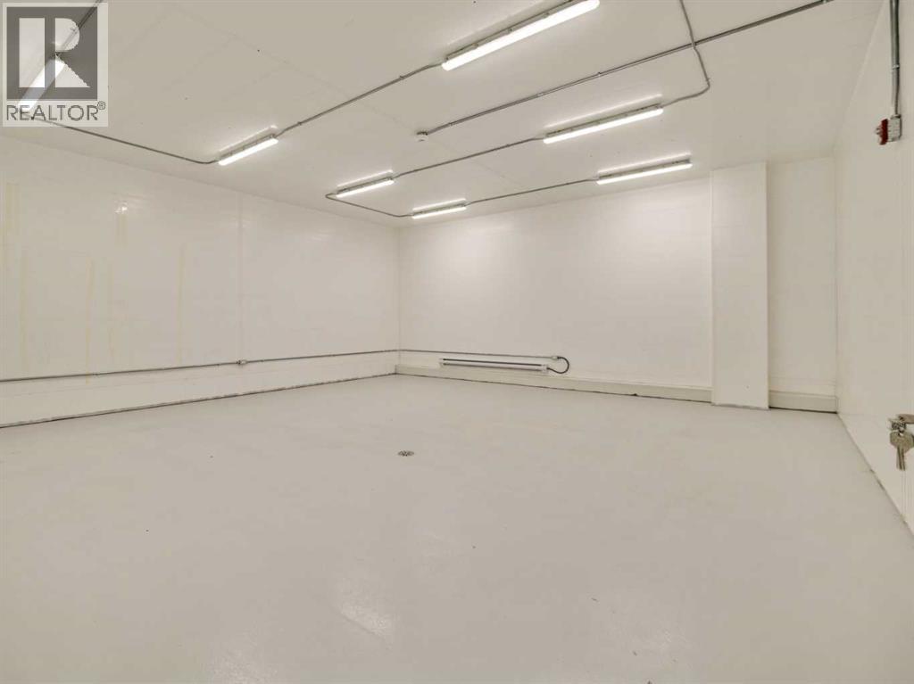6110 69 Avenue — photo 26