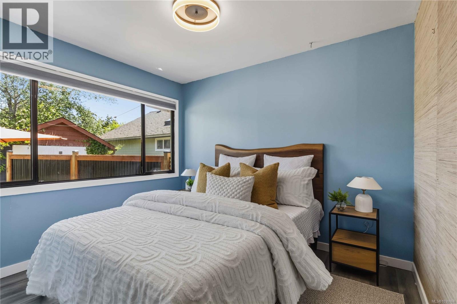 1735 Newton St - 21