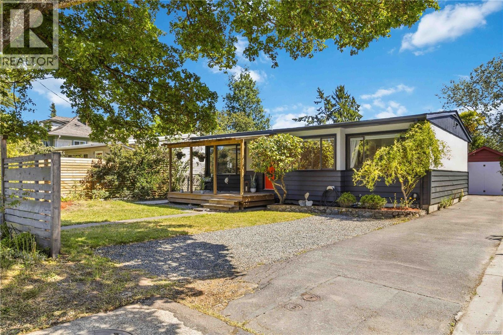1735 Newton St - 37