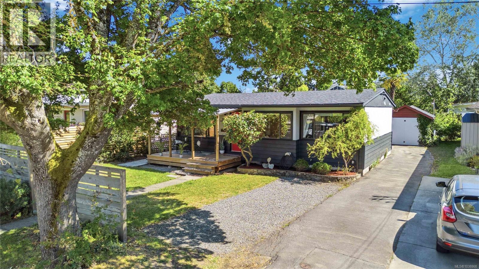 1735 Newton St - 38