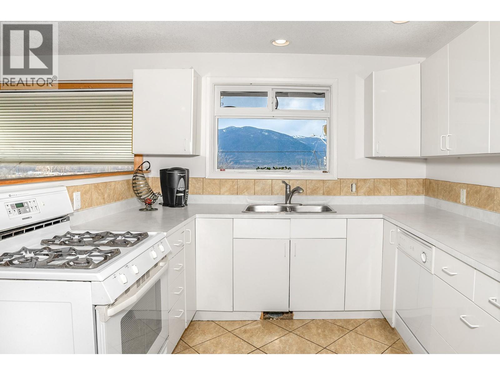 338 VALLEYVIEW Drive - 4