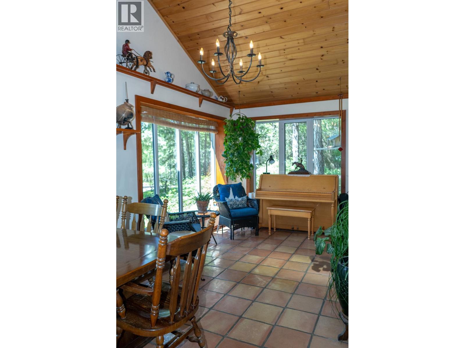 702 FORNER Road - 40