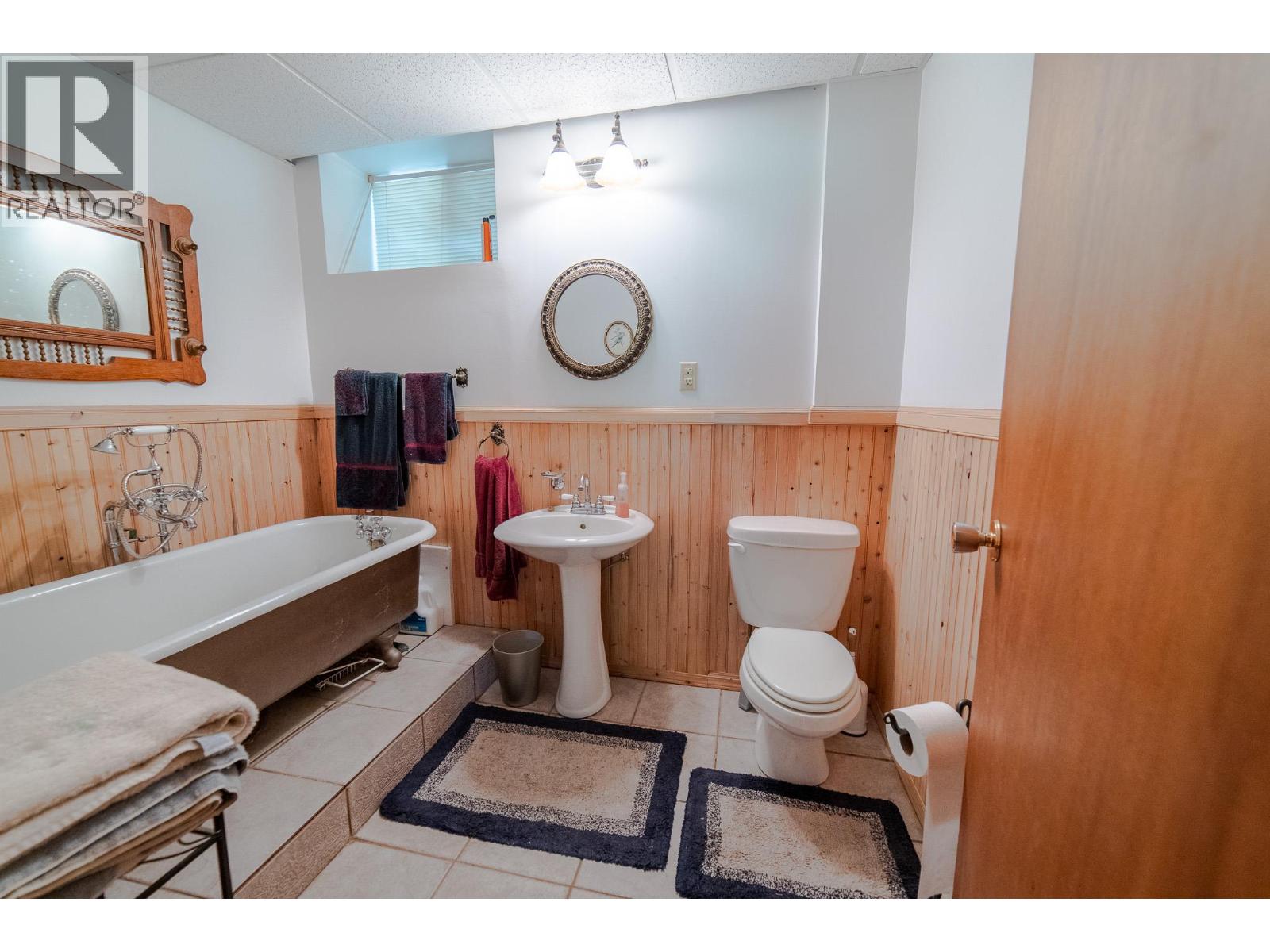 702 FORNER Road - 32