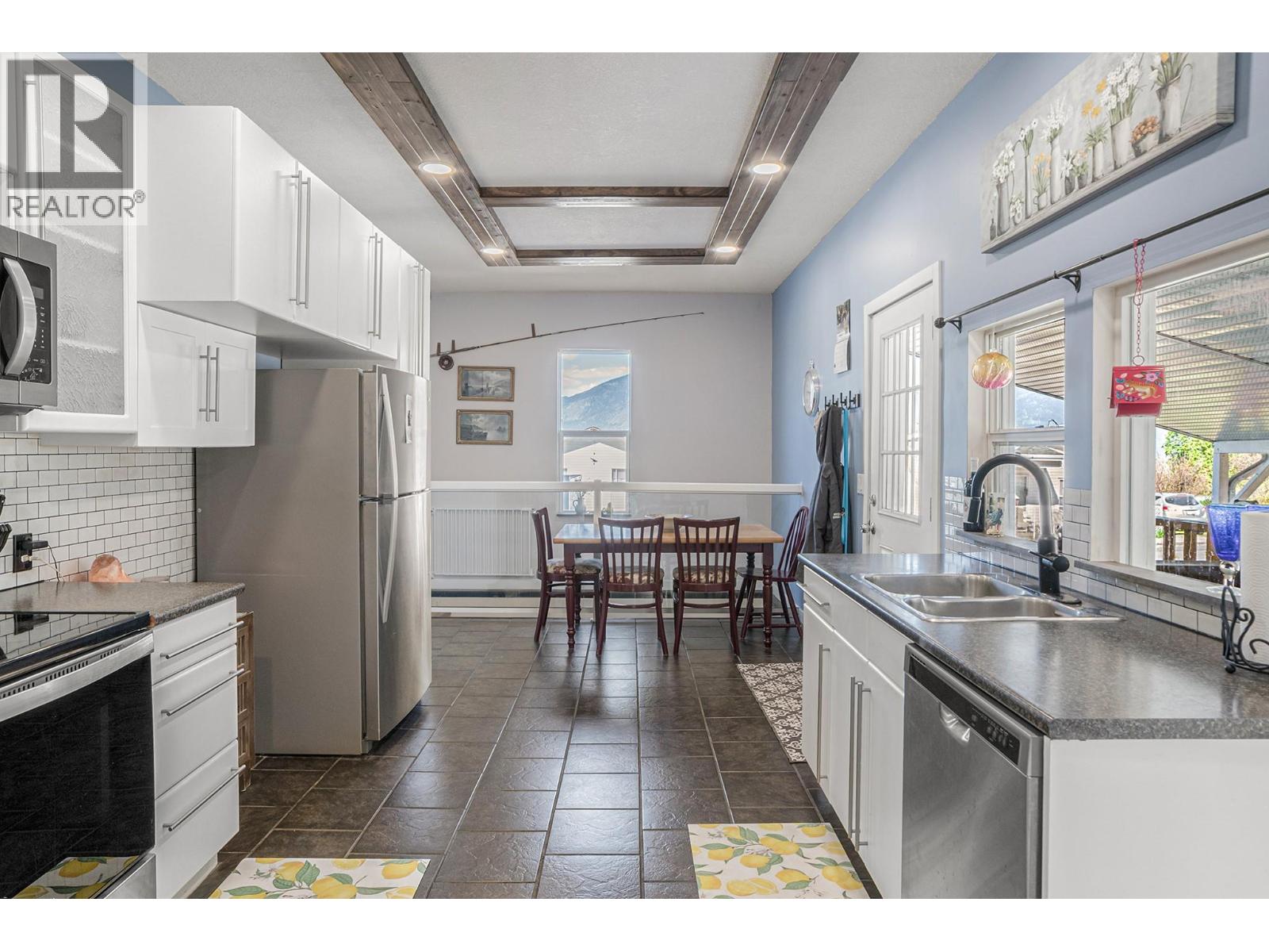 432 9th Avenue S - 5