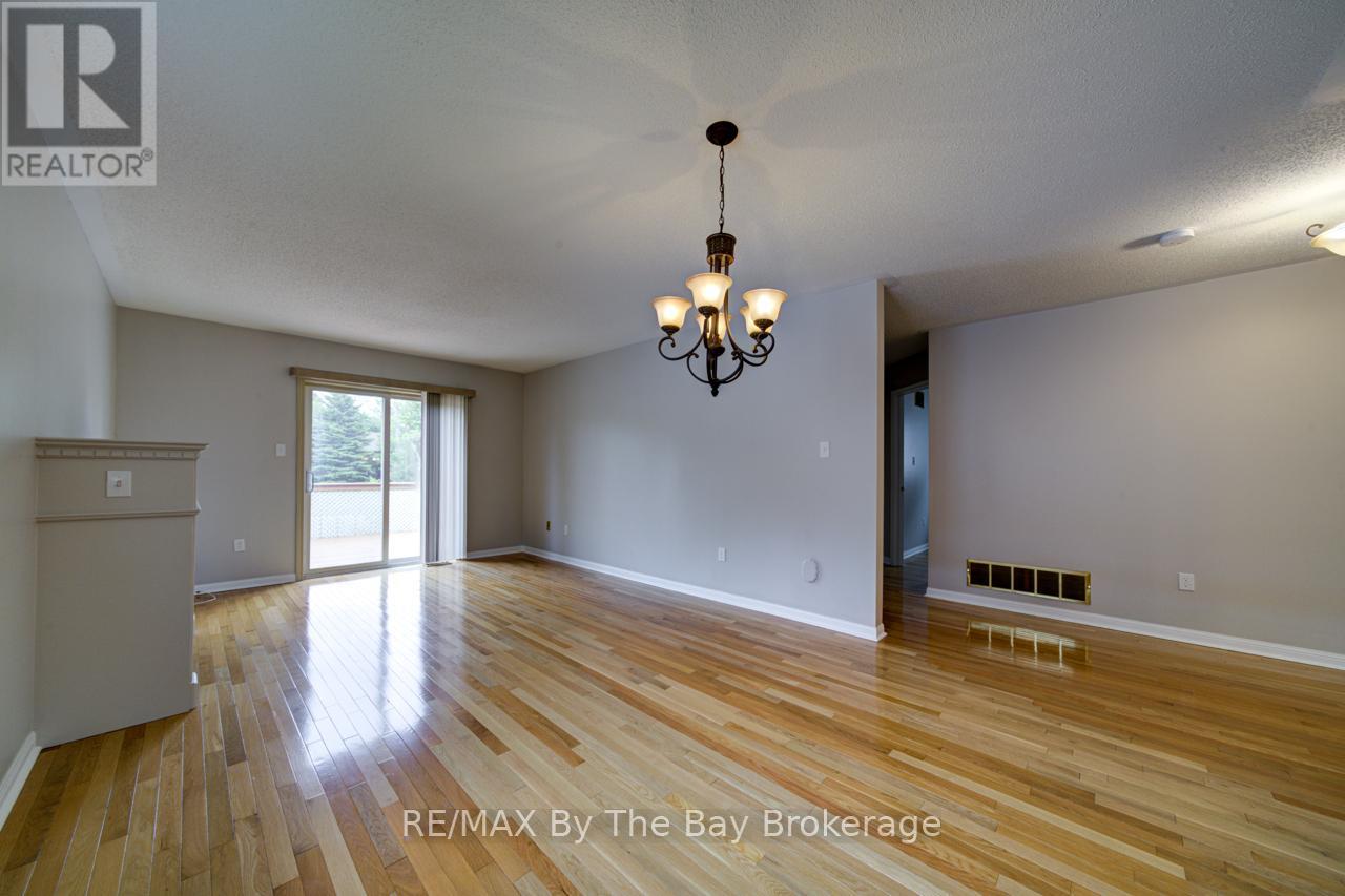 39 ROSE VALLEY WAY - 11