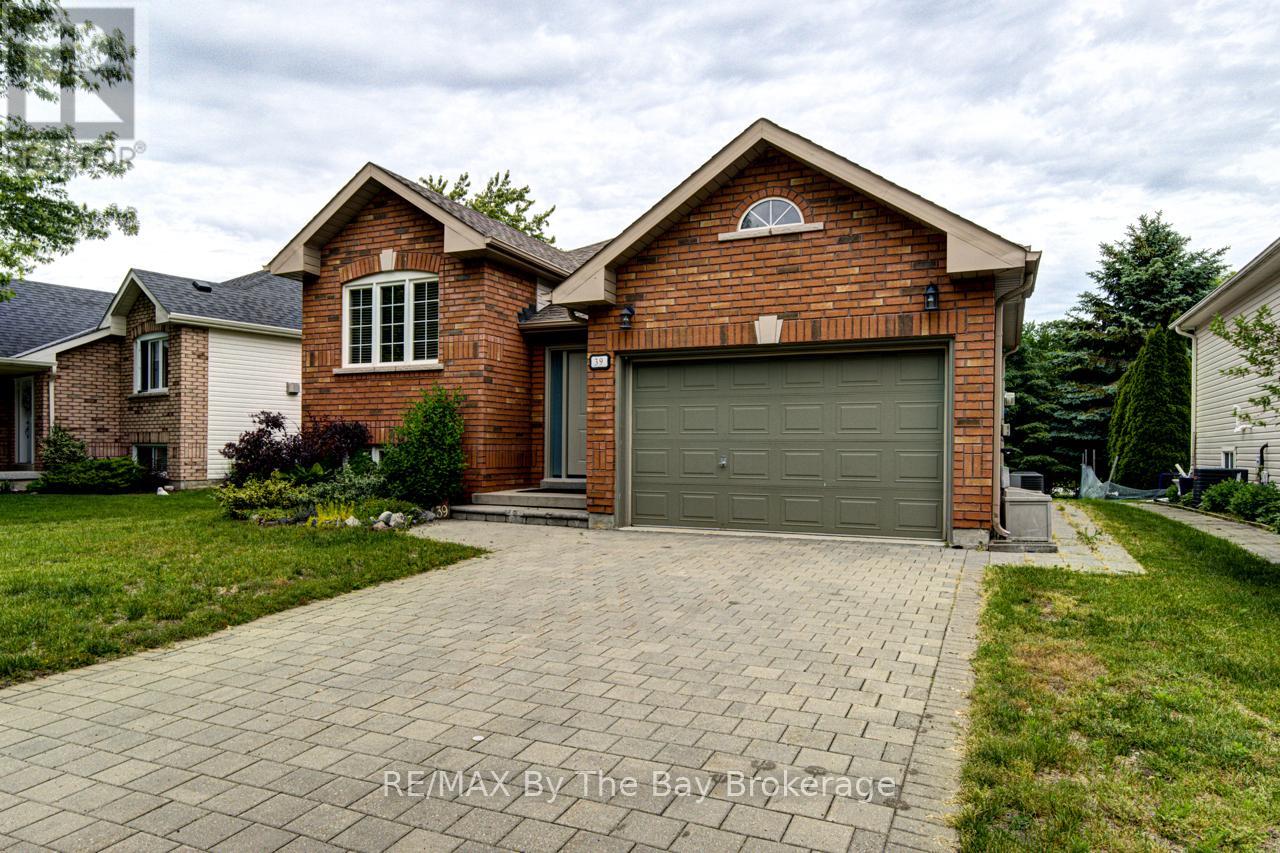 39 ROSE VALLEY WAY - 30