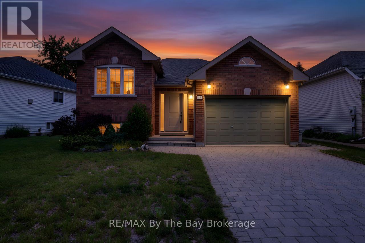 39 ROSE VALLEY WAY - 31