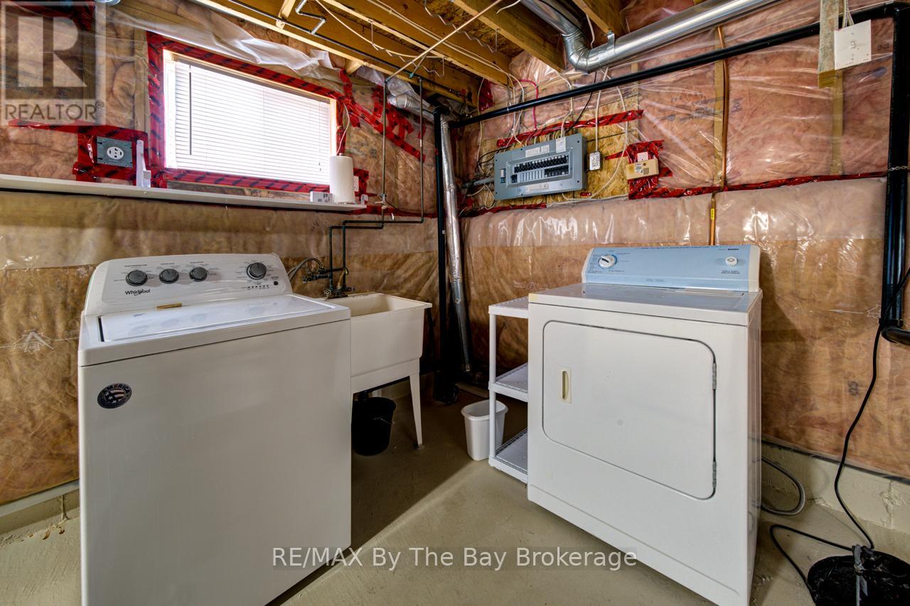 39 ROSE VALLEY WAY - 38
