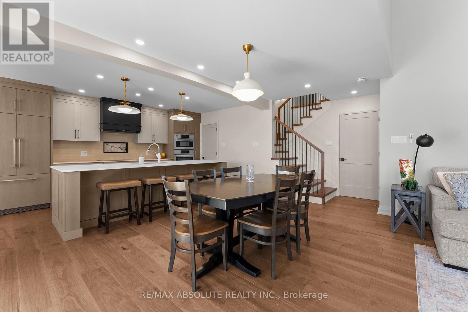 664 CARUSO CIRCLE - 13