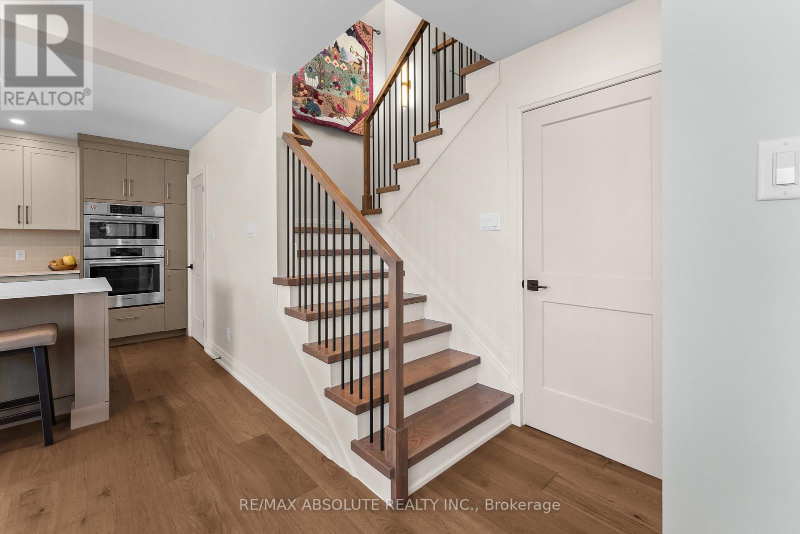 664 CARUSO CIRCLE - 23