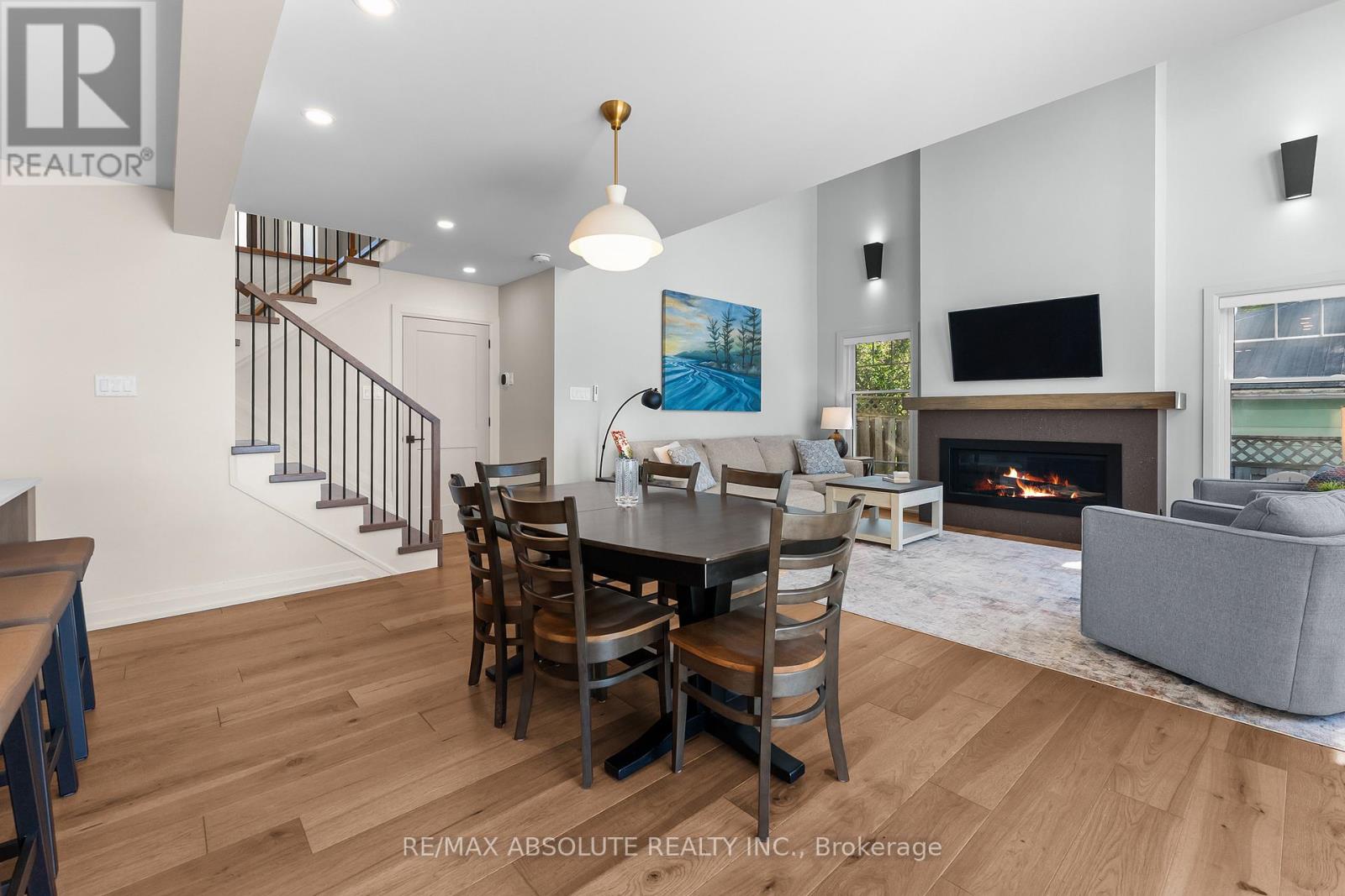 664 CARUSO CIRCLE - 14
