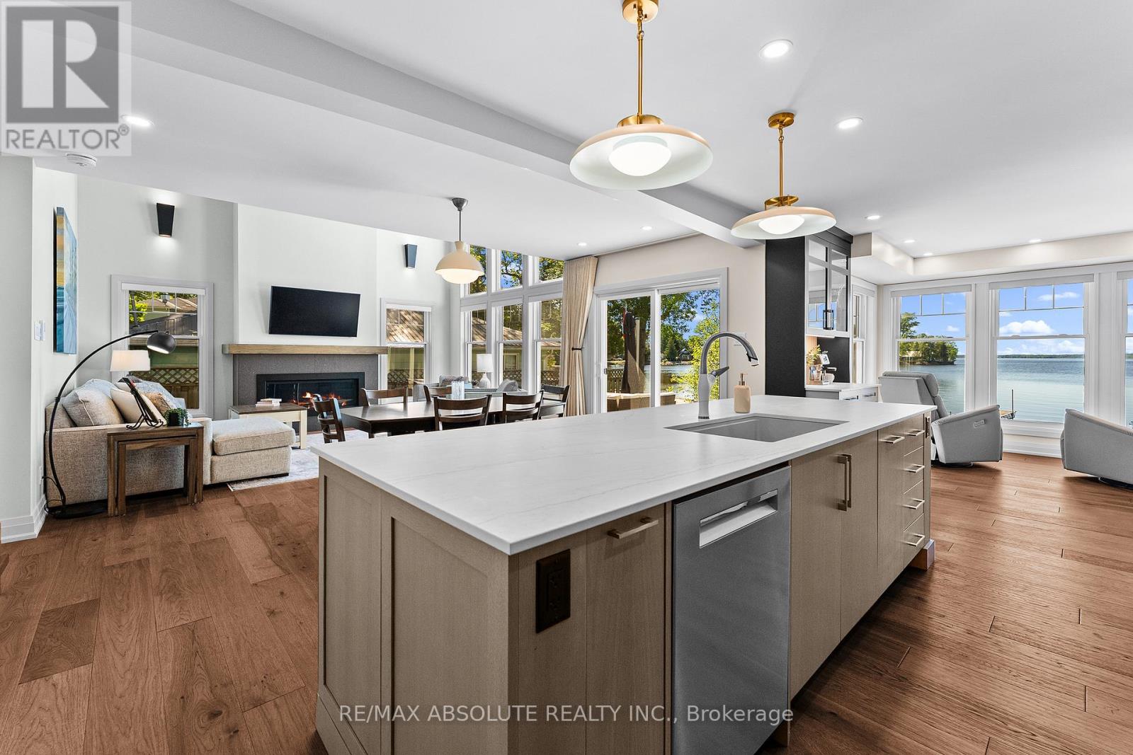 664 CARUSO CIRCLE - 18