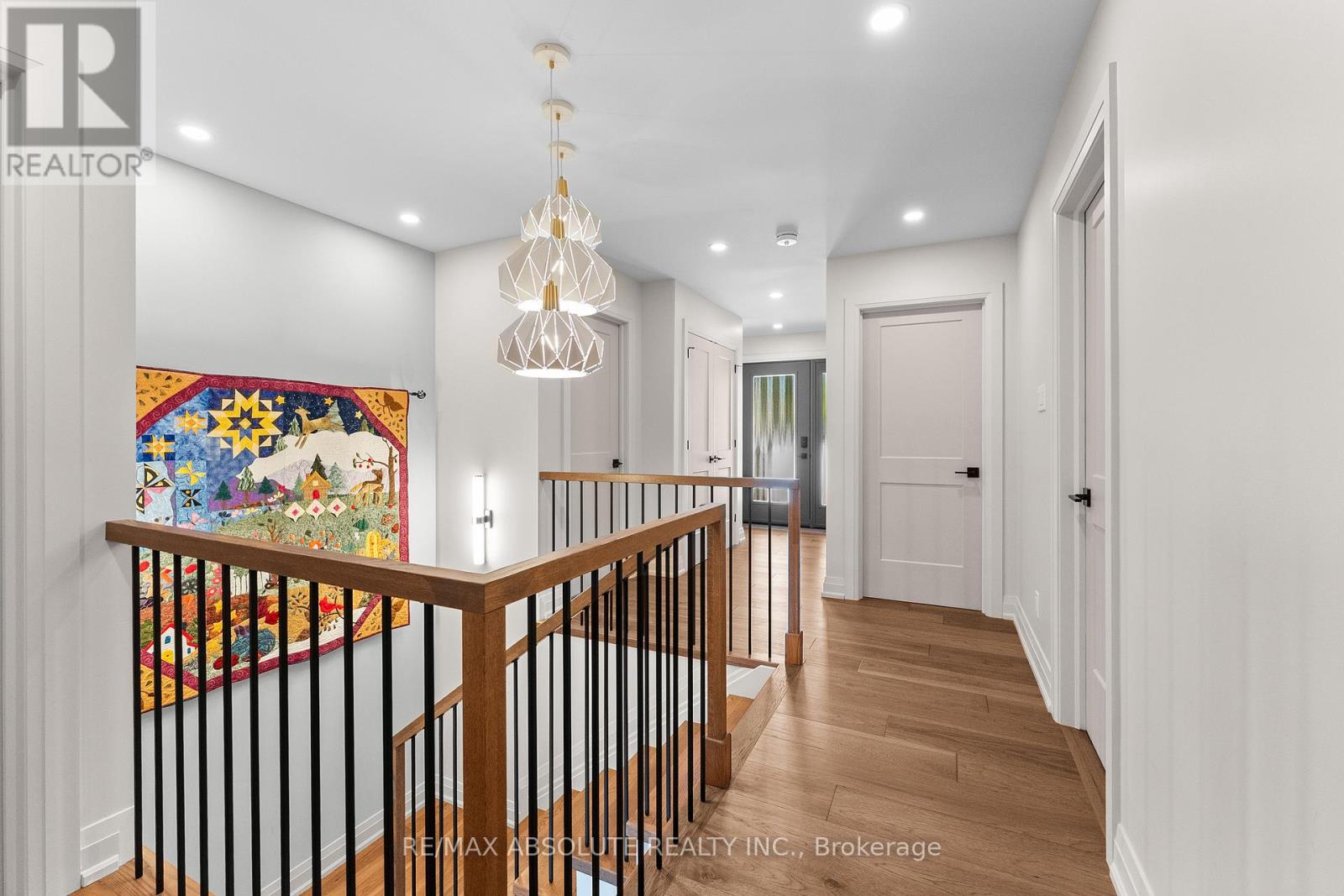 664 CARUSO CIRCLE - 24